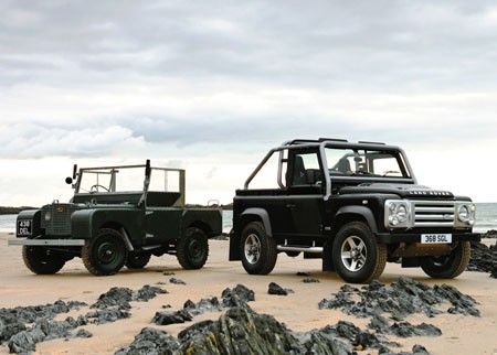 544 4x4 land Rover Defender 90 110 offRoad Car Badge Image