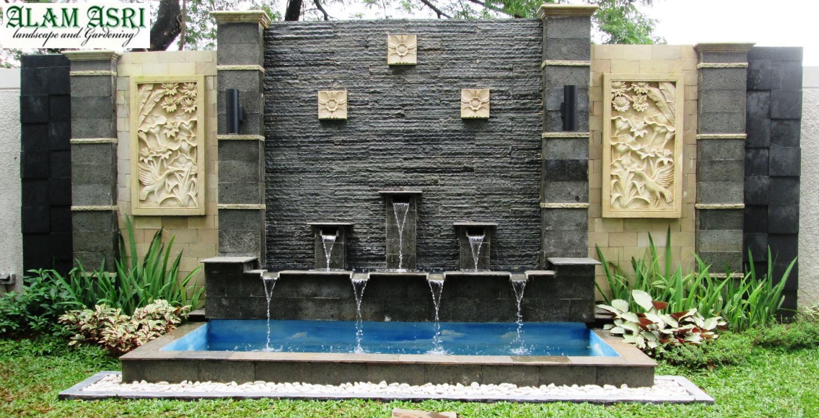 Kolam Minimalis Koi Water Wall