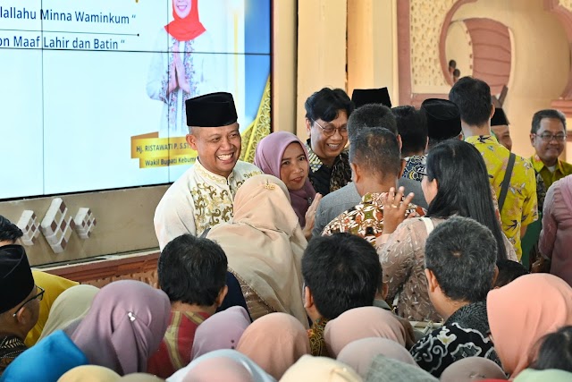 Open House Idul Fitri, Bupati Kebumen Minta Maaf dan Beberkan Alasan seringnya Rotasi Pejabat