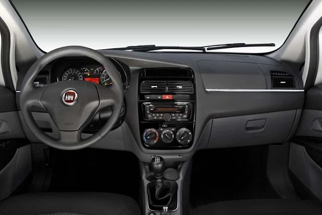 Fiat Linea Essence 1.8 16V 2012 - interior painel