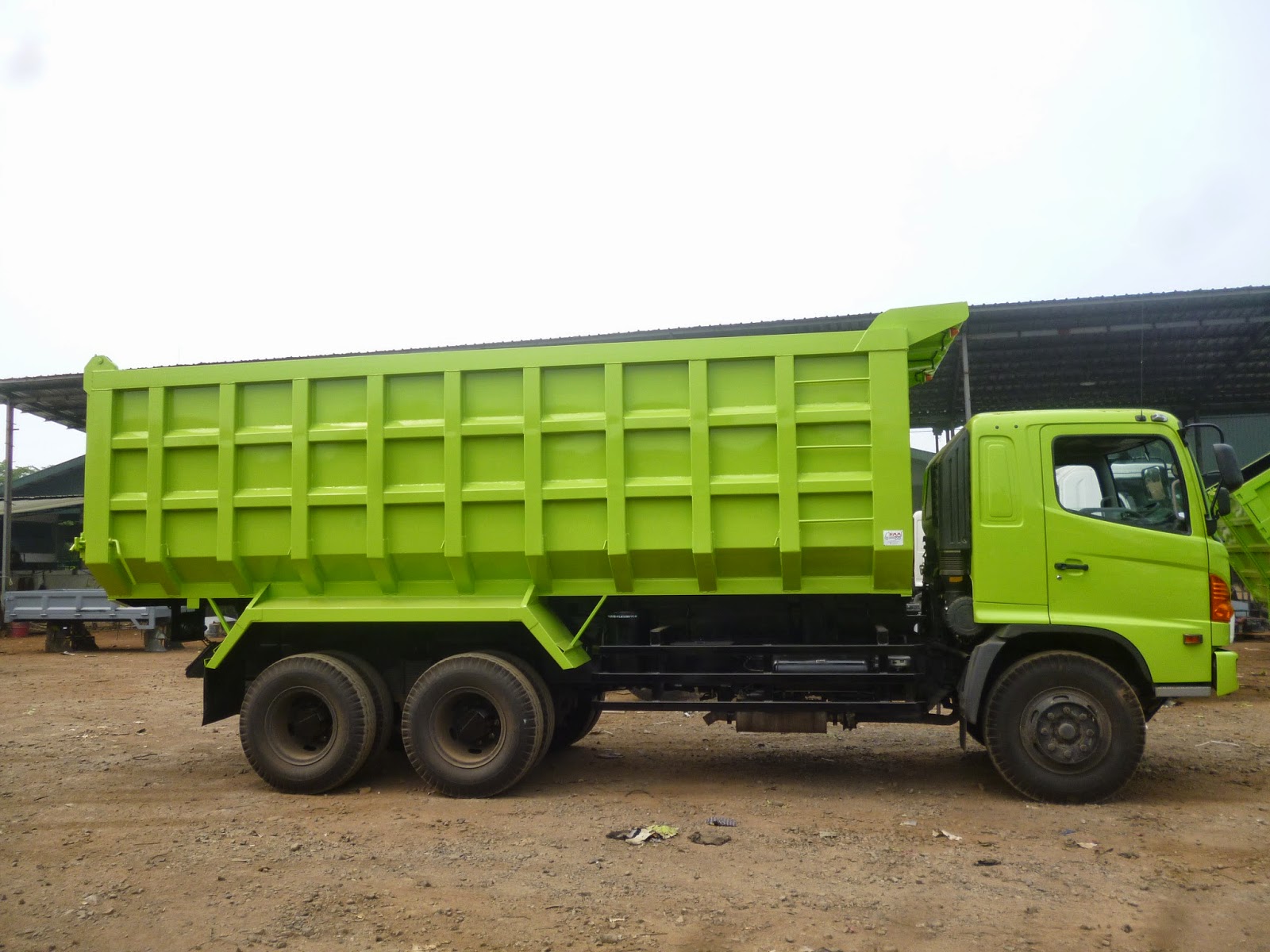 Dump Truck Tronton Hino Fm 260 Jd KAROSERI HMM