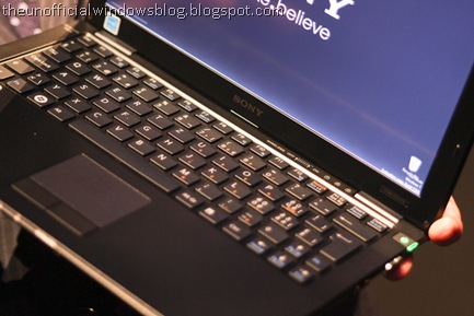 sony-unveils-vaio-x-laptop-8