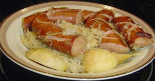 Polish sausage, Sauerkraut and potatoes ( CROCKPOT )