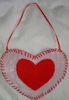 http://translate.googleusercontent.com/translate_c?depth=1&hl=es&rurl=translate.google.es&sl=en&tl=es&u=http://www.myrecycledbags.com/2009/01/29/fused-plastic-valentines-heart/&usg=ALkJrhjt8BoCLT9OgDkyyNQ6hJpwCVKLKg