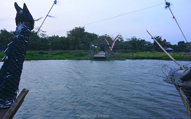 Ikut naik kapal penyeberangan Megaluh - Jatikalen