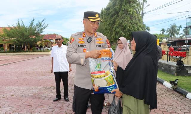 Hari Bhayangkara Ke-77, Polres Aceh Timur Gelar Pasar Murah