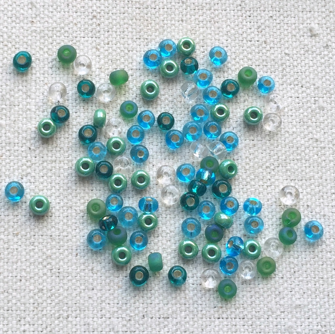 What difference does a bead make? Miyuki Delica, Seed and Toho Aiko beaded  circles compared. 