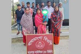 35 Bangladeshis apprehended at the Jhenaidah border for illegally crossing into India