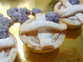 Tartaletas de crema pastelera con sirope de VIOLETAS