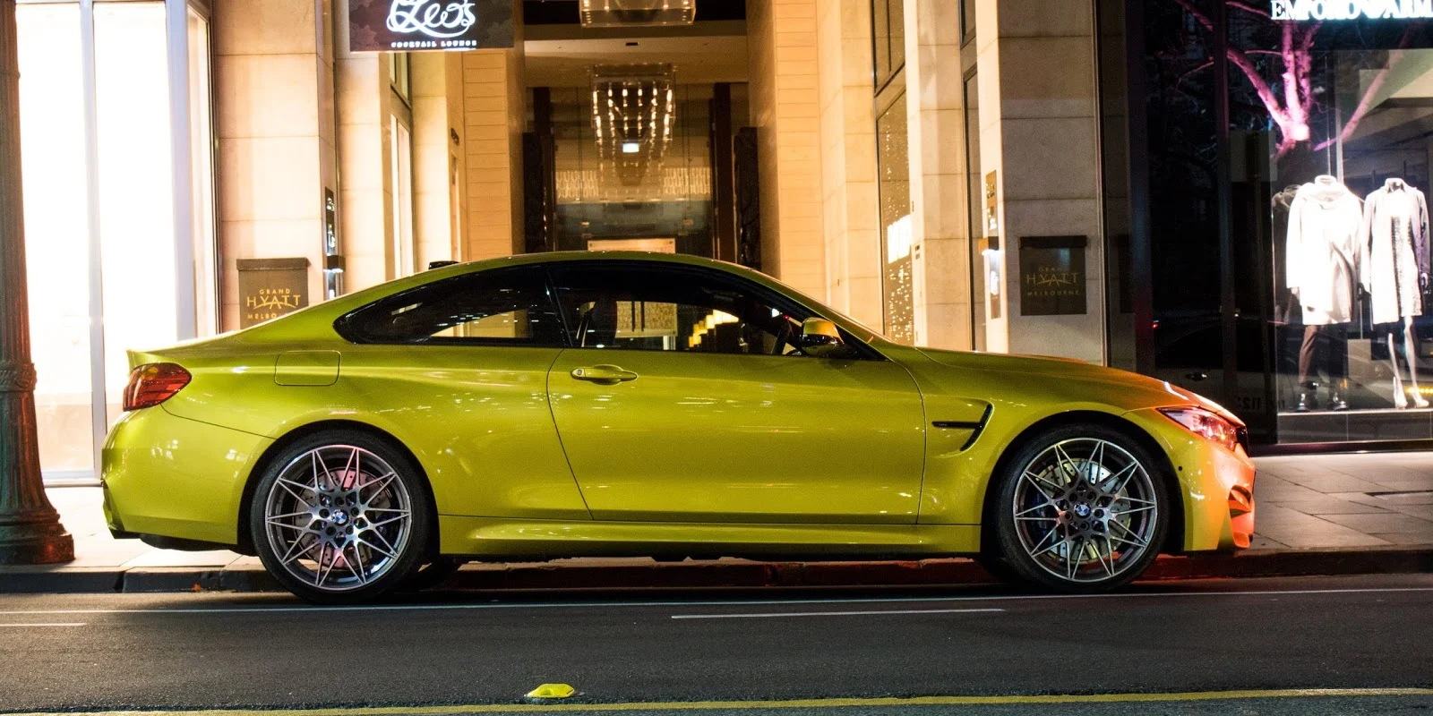 Nếu đi trên phố, thực sự BMW M4 Competition là một ngôi sao