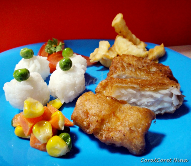 CoratCoret Nina: Fish & Chips with Rice Ball Menu untuk 
