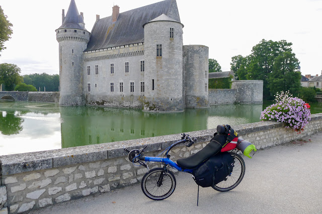 De Paris à Narbonne en vélo, Sully-sur-Loire