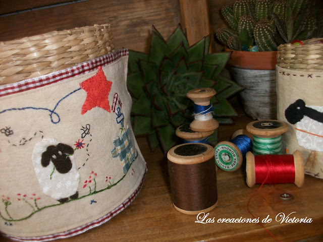 Las creaciones de Victoria. Patchwork. Cubre cestas country