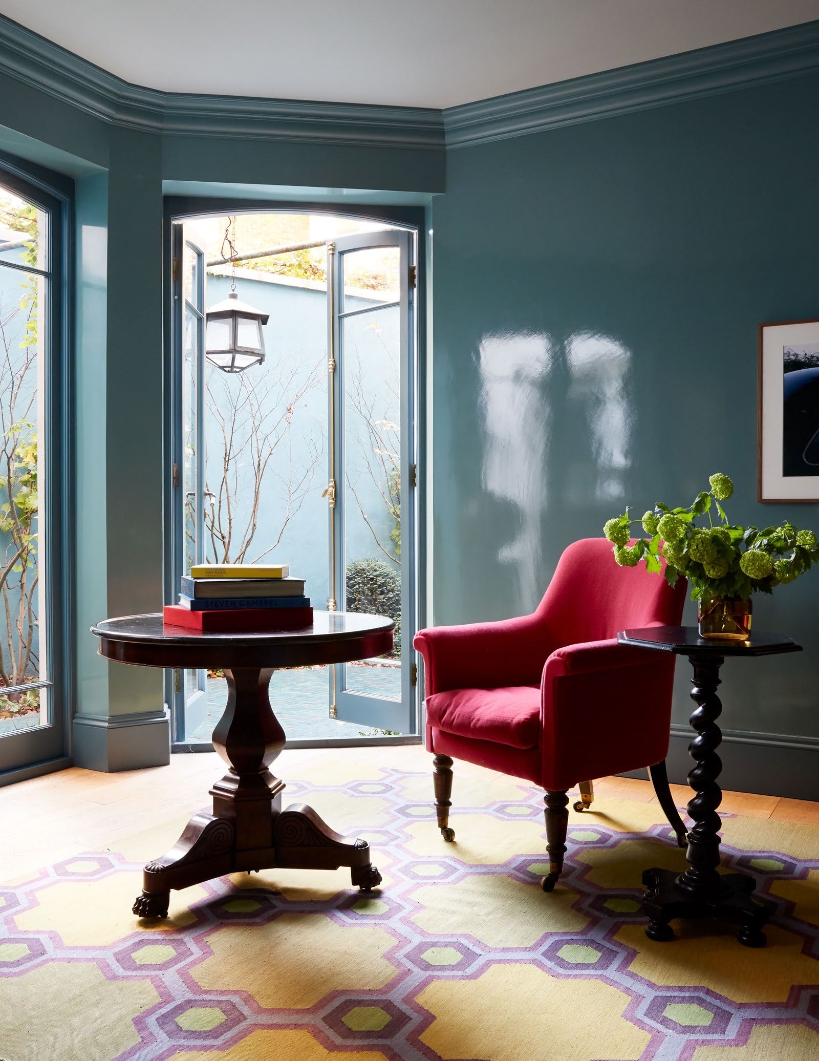 El diseño atmosférico y característico de Nicola Harding para una casa adosada en Londres