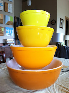 mixing bowls, daisy, daisy orange-yellow, orange, yellow, pyrex, vintage, vintage pyrex, pyrex love