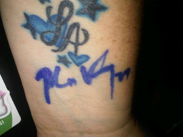 This is my tattoo of Kemp's autograph he signed on Saturday I had the LA