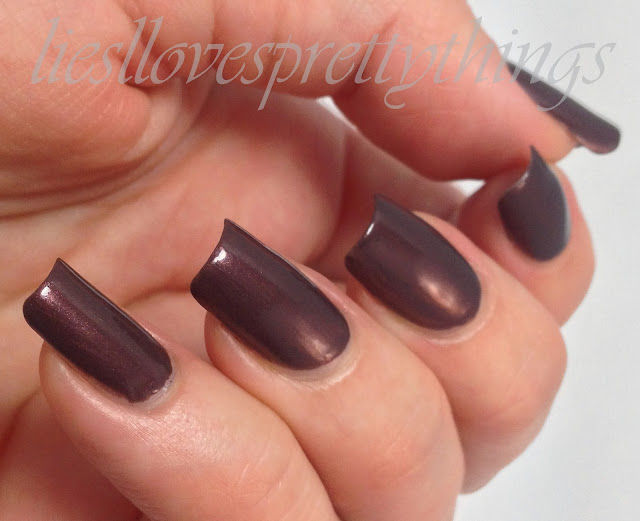 Essie Sable Collar winter 2013 swatch and review