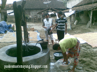 Kaporitisasi sumur daerah banjir