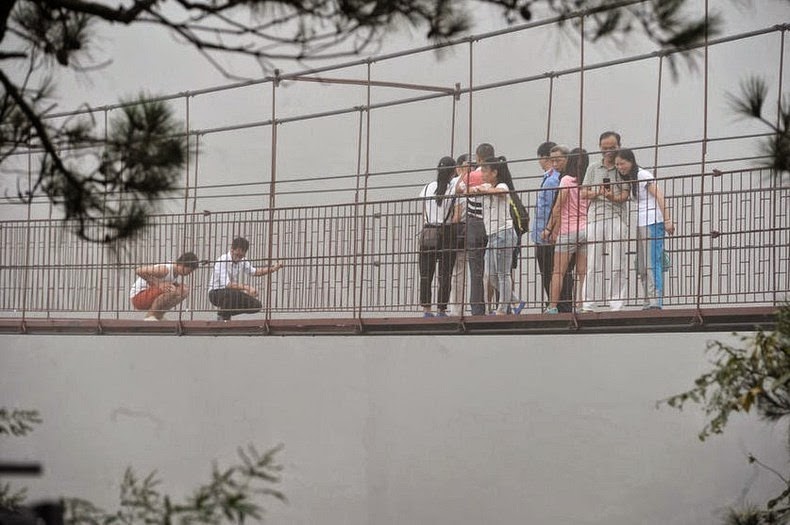 glass-skywalk-4 glass-skywalk-4