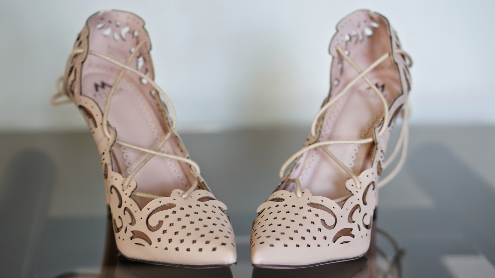 Shoedazzle Belissima laser cute nude heel