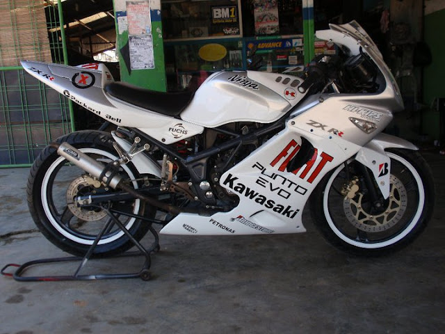 GALLERY MOTOR  SPORT MODIFIKASI Kawasaki Ninja  RR  warna  Putih  