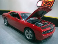 1/25 Scale '09 Dodge Challenger Plastic Model Kit