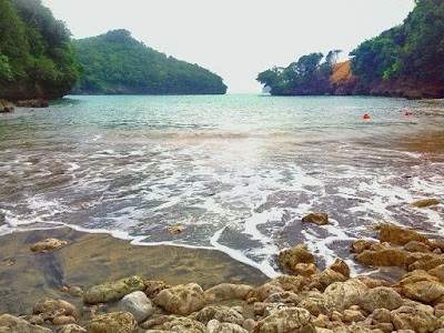 pantai tersembunyi di Pacitan, pantai belum terjamah di Pacitan, pantai di Pacitan