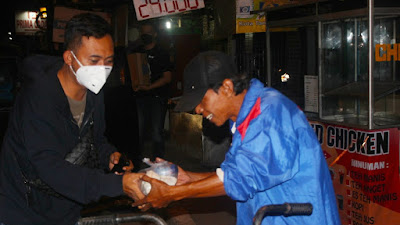 Program MARKISA, Kejari Kota Tangerang Berbagi Nasi Bungkus