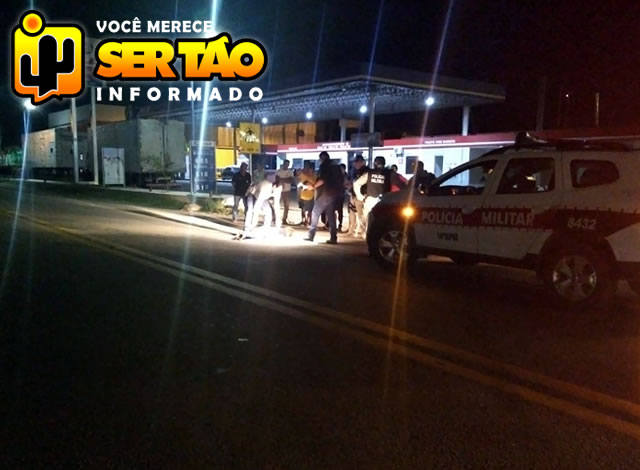 Mulher morre após ser atropelada por carro na BR-230, em Sousa