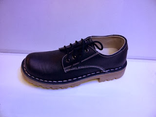 Sepatu Black Master Semi Boot Original _Code 15