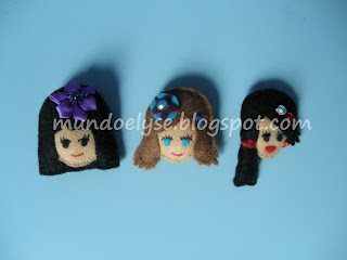 Broches de fieltro con caras de muñecas personalizadas