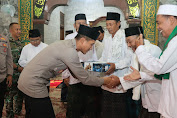 Ciptakan Situasi Kondusif, Kapolres Pasuruan Berikan Himbauan Kamtibmas Kepada Jama'ah Sholat Jum'at