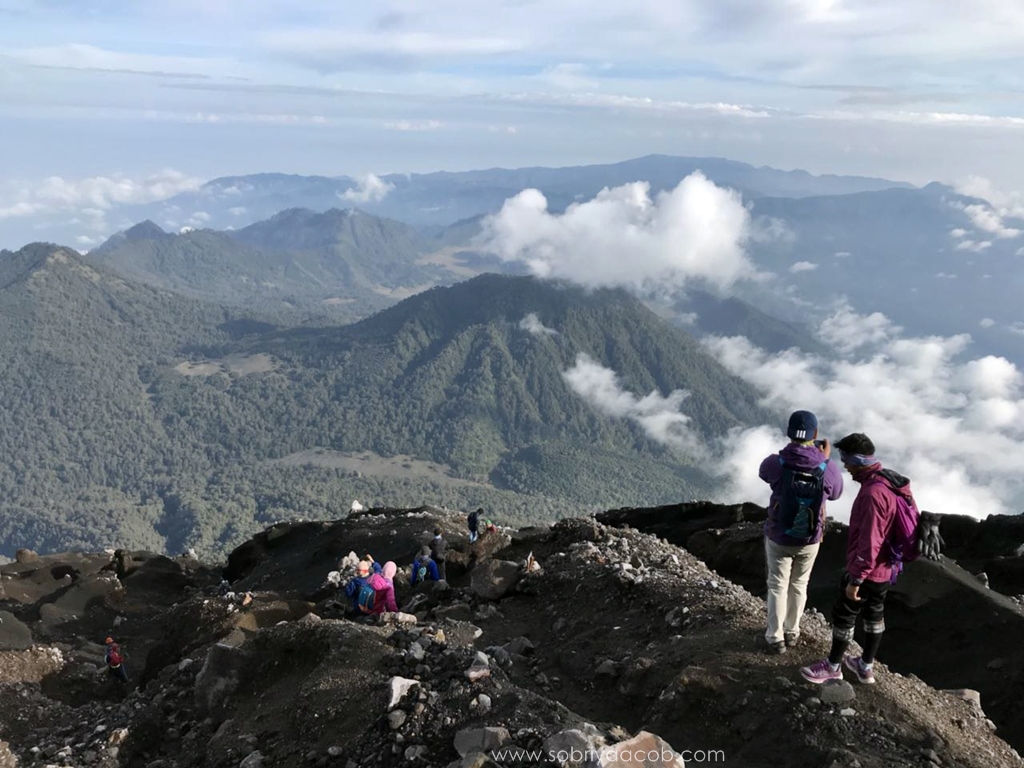 66 Lukisan Pemandangan Gunung Ganang Terbaik Gambar Pemandangan