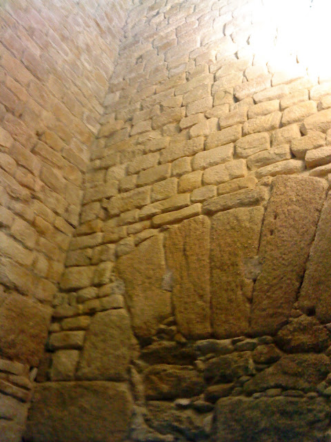 by E.V.Pita ... Torre de Hércules (Faro de Brigantium) , A Coruñaby E.V.Pita ... Torre de Hércules (Faro de Brigantium) , A Coruña