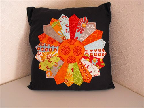 dresden plate cushion