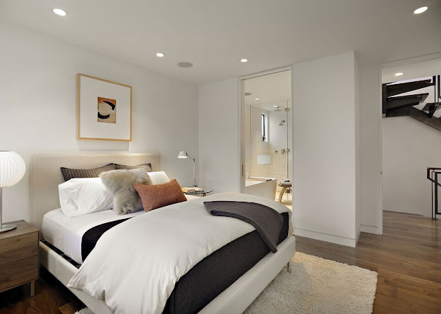Lovely modern bedroom 