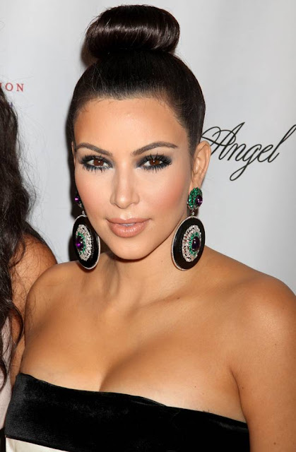 5. Kim Kardashian's New Look Hairstyle And Dress