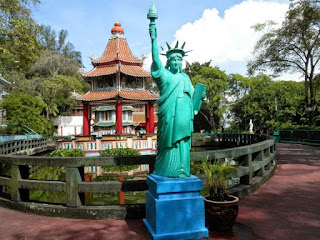 statua libertà singapore