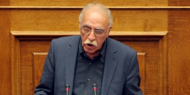 Βίτσας: Σκέψεις για καθιέρωση προσφυγικού διαβατηρίου