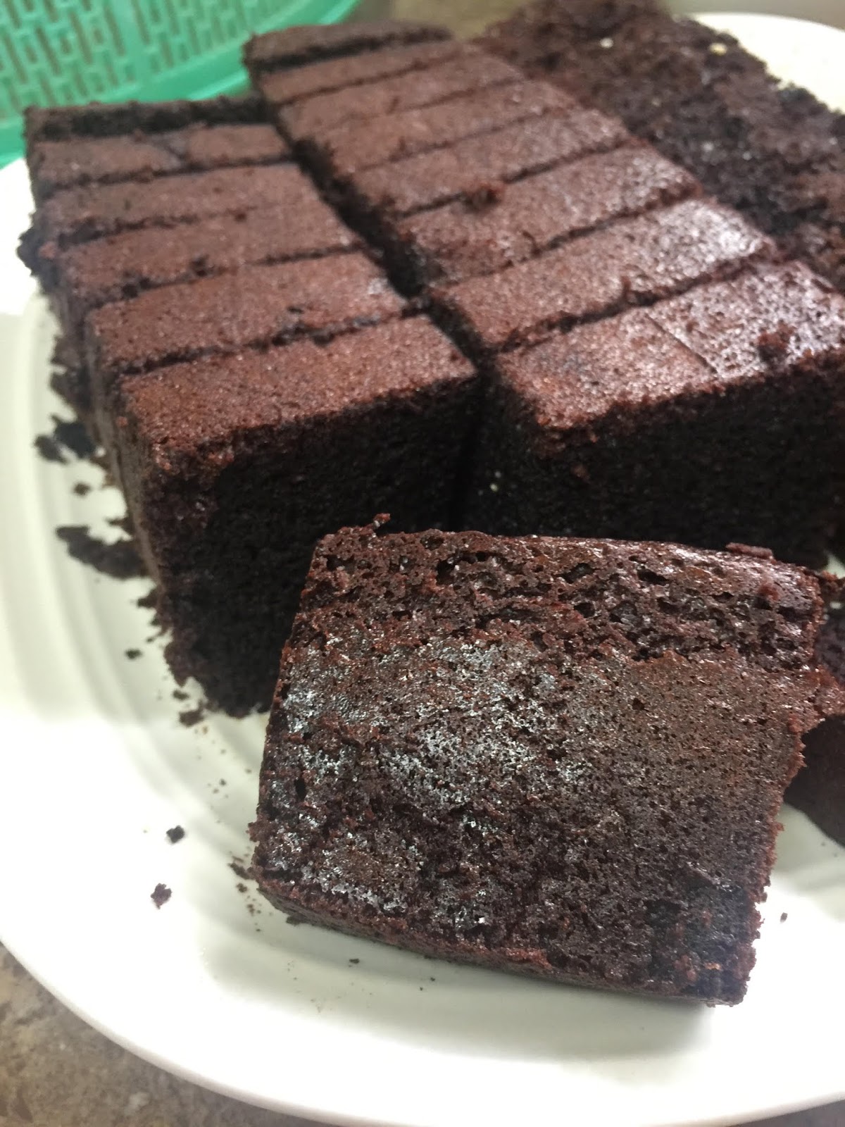 Resepi Paling Mudah Menyediakan kek Coklat Moist Yang 
