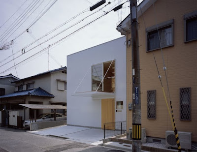 House in Midorigaoka, Stands Out with a Different Atmosphere