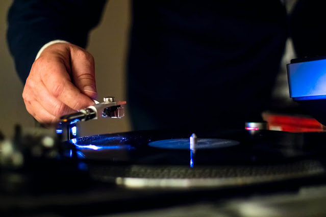 What are the best turntables under $200?