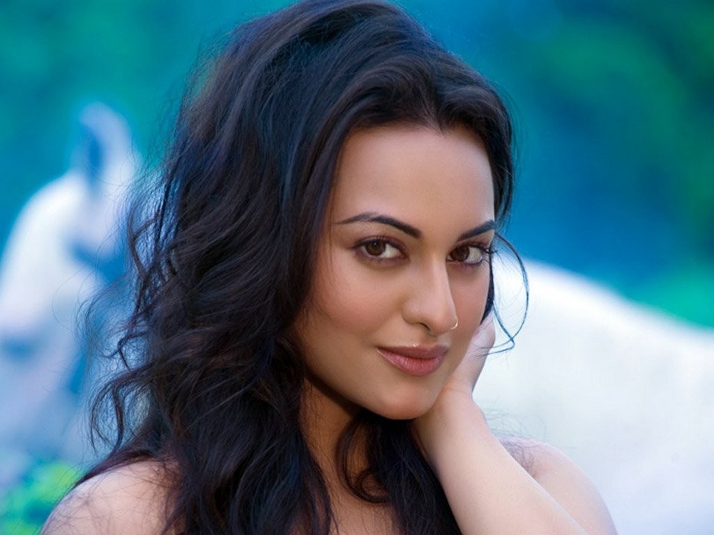 Latest Sonakshi Sinha Wallpapers  Hot and Cool Wallpapers