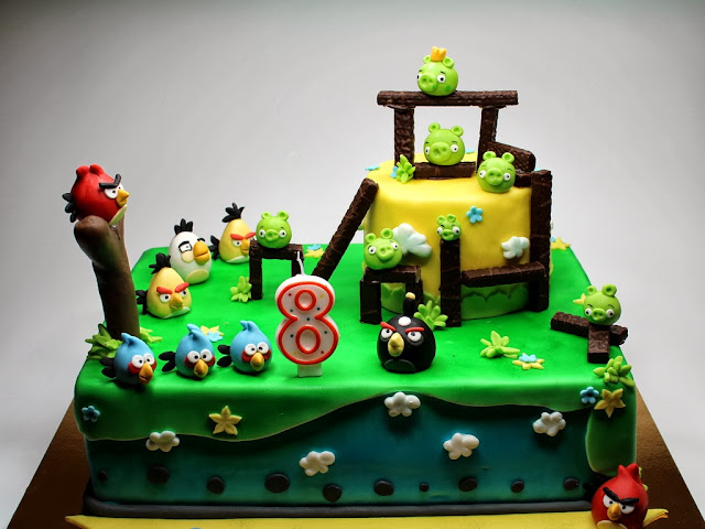 Angry Birds Birthday Cake in London Cake Shop