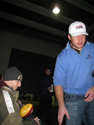 Washington Redskins' Chris Cooley signing autographs at FedEx Field