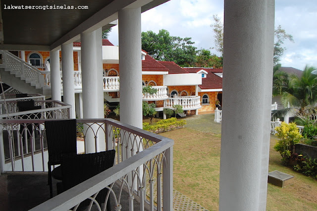 THE SANTORINI-INSPIRED ESTANCIA RESORT HOTEL TAGAYTAY CITY