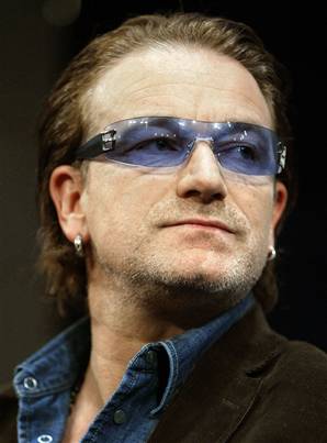 Hoje conhecido internacionalmente como Bono o frontman do U2 e um dos