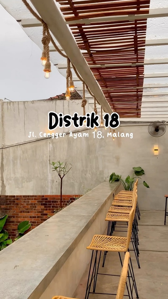 balkon distrik 18 cafe malang