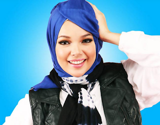 Model Hijab Dewi Sandra