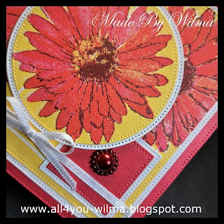 Bloemen, Flowers, Parels, Pearls, Placemat, Rood, Red, Geel, Yellow, Wit, White, Lintje, Ribbon, Strik, Bow, Squares, Crealies, All4You,